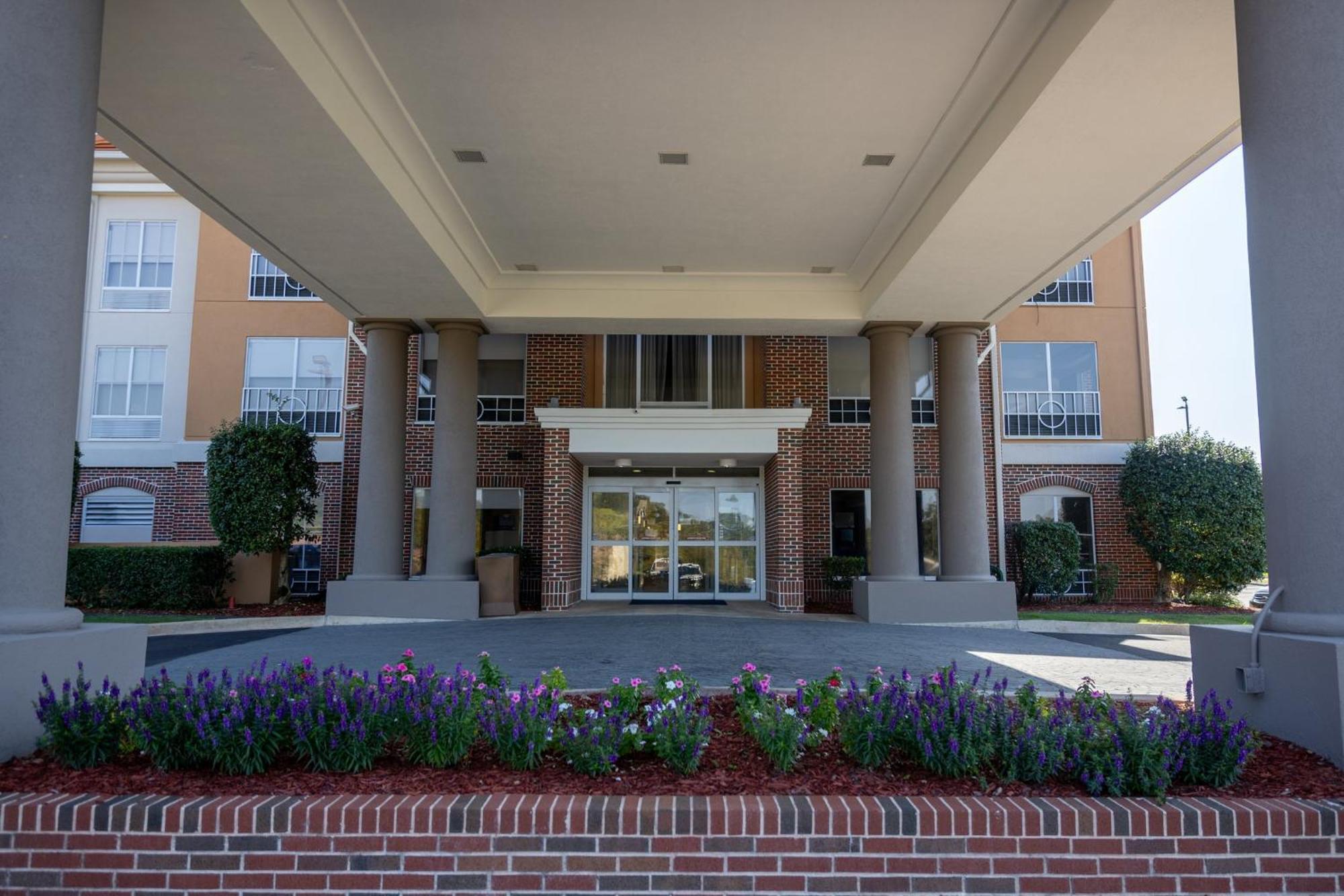 Holiday Inn Express Vicksburg, An Ihg Hotel Exterior photo